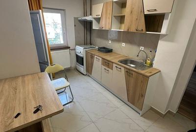 Apartament cu 2 camere, mobilat în Soarelui