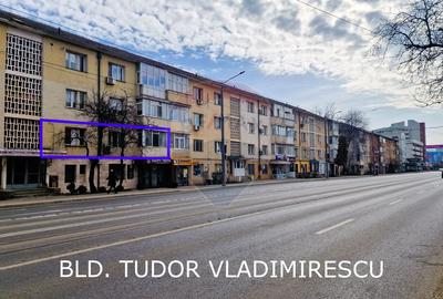 Apartament cu 2 camere semidecomandat, mobilat în Tudor Vladimirescu