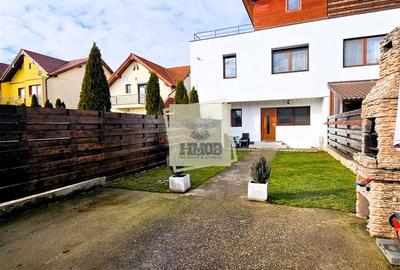 Apartament cu 3 camere decomandat, mobilat în Aeroport