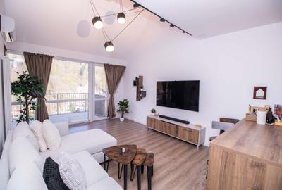Apartament cu 3 camere semidecomandat, mobilat în Platoul Izvor