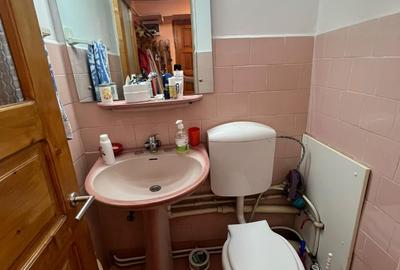 De vanzare Apartament 3 camere, zona Centru. - 14