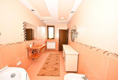 Vila spatioasa, pretabil pentru locuit/clinica, zona Micro 17 – Galati - 26