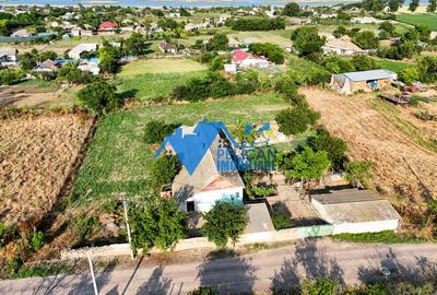 Casă individuală cu 3 camere în Sălcioara