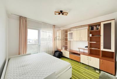 Apartament cu 3 camere decomandat în Zorilor