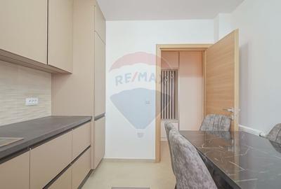 Apartament cu 3 camere, prima închiriere, în zona Tractorul - 2