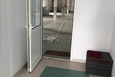 Hala renovata, cu acces rapid la autostrada - 14