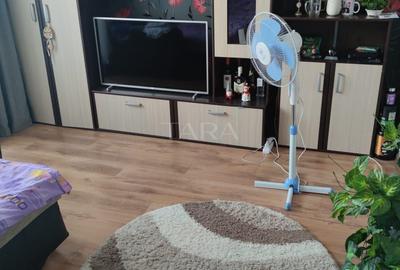 Apartament cu 2 camere semidecomandat, mobilat în Central