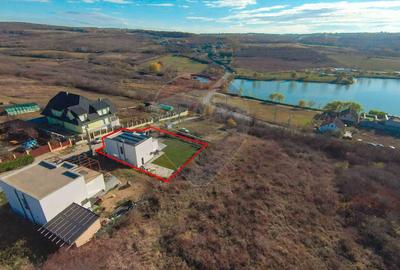 Casă modernă în stil mediteranean, cu terase și vedere la lac – Paleu - 1