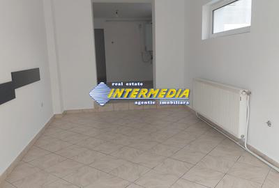 Spatiu comercial 30 mp de inchiriat in Alba Iulia Zona CETATE finisat si iber - 2