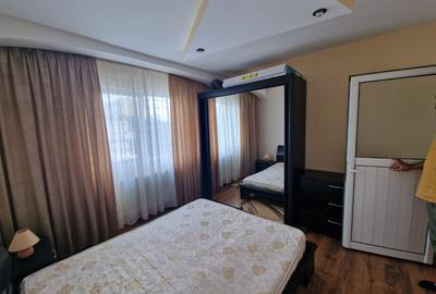 Vest se vinde apartament decomandat doua camere pret 81000 euro negociabil. - 12
