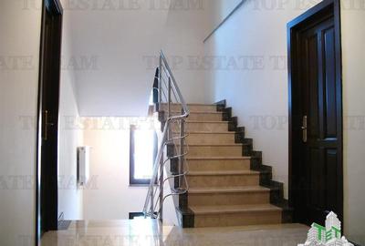Vila 9 camere cu teren in Predeal - 7