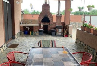 Casă cu piscină, modernă la curte – sat Fălăștoaca, comuna Comana - 9