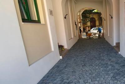 Spatiu la demisol in imobil istoric reabilitat zona Traian, Neptun, bd 3 August - 1