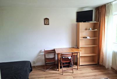 Garsonieră semidecomandată, mobilată în Dristor