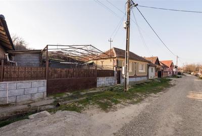 Casă cu 4 camere în Sârbi