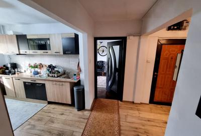 Capitol bd mamaia- apartament 3 camere decomandat - 2