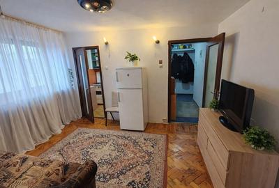 0 COMISION 2 camere, zona Piata Hermes, bloc izolat - 1