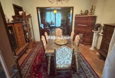 Apartament cu 3 camere în P-ța Romană