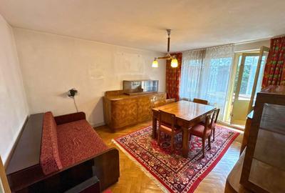 Apartament cu 3 camere decomandat în Simeria