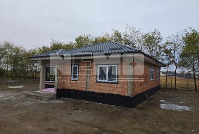 Casa de Vanzare 7 Ari teren I Suceava/Moara Nica I 175.000 Euro - 2