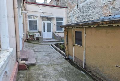 Casă cu 3 camere în Apollo