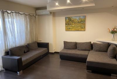 Apartament cu 3 camere decomandat, mobilat în Tei