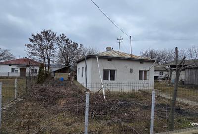 Casa renovata la Tulbureni