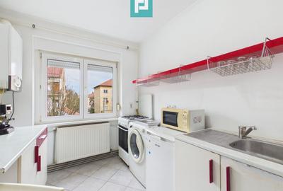 Apartament cu 2 camere semidecomandat, mobilat în Central
