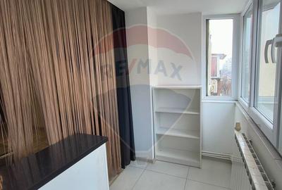 Apartament cu 3 camere de închiriat în Micro 19 Galați - 17
