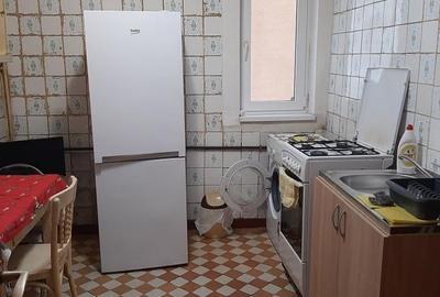 Apartament cu 2 camere decomandat în Drumul Taberei