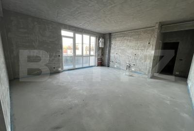 Apartament cu 3 camere semidecomandat în Florești