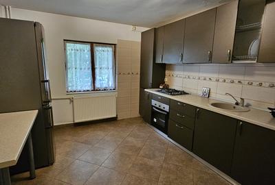 Apartament 2 camere-ultracentral, langa Liceul Teoretic "IOAN PETRUS"