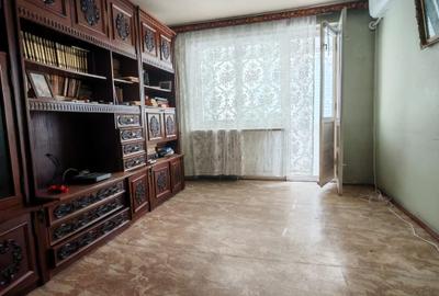 Apartament cu 3 camere decomandat în Drumul Taberei