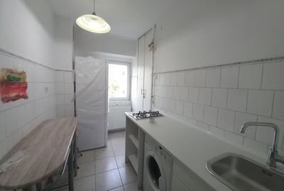 Garsoniera decomandata in bloc mixt , etaj 3, libera , Matei Basarab -central - 3