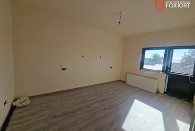 Duplex de vanzare cu 4 camere, Mosnita Noua - 2