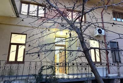 Apartament 4 camere, pe 2 niveluri si curte comuna în Centru - 41
