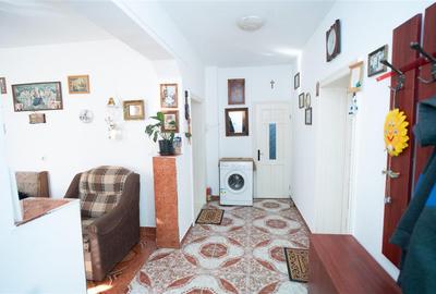 Casa in Rogerius cu spatiu comercial si 3 unitati separate - 2