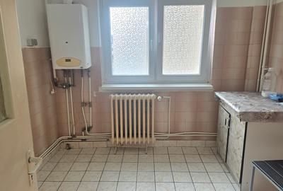Vand apartament 3 camere în Deva, zona ultracentrală Lido-Casa de Pensii, etaj 2 - 4
