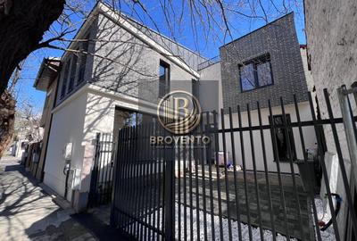 Casă modernă 5 camere Domenii – Singur în curte - 1