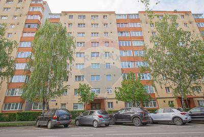 Apartament cu 2 camere de vânzare pe str Zorilor, vedere spre Tampa - 1