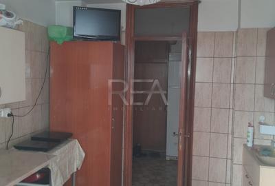 3 camere 3/8, 70mp, bloc 1982-Ghencea - 7
