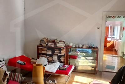 Casa in zona semicentrala, singur in curte, acces auto, spatiu mare de parcare - 2