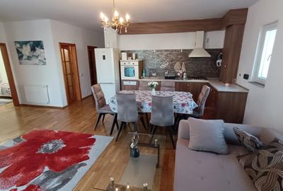 Apartament cu 3 camere semidecomandat în Central