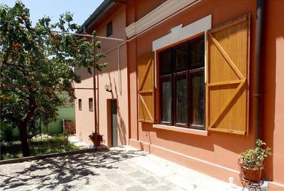 Casa parter plus Mansarda zona Ultracentrala, teren 550mp - 3