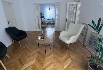 Apartament cu 3 camere circular în P-ța Unirii