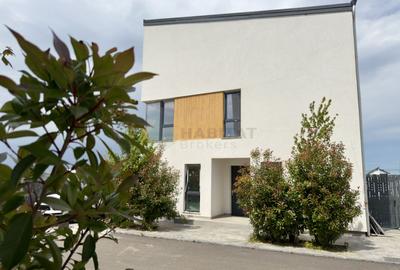 Casă individuală cu 5 camere în Central