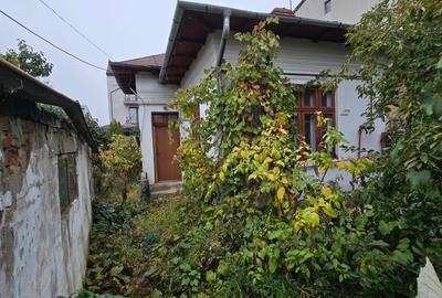 CASĂ DE VÂNZARE CU 3 CAMERE IN ZONA BUCUREȘTI-NOI -PARCUL BAZILESCU SEC.1 - 1