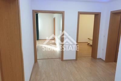 Apartament modern de inchiriat 3 camere, curte, garaj  Zona Sub Arini - 12