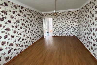 Apartament cu 3 camere decomandat în Alexandru cel Bun