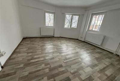Adjud - spatiu comercial renovat complet - 7